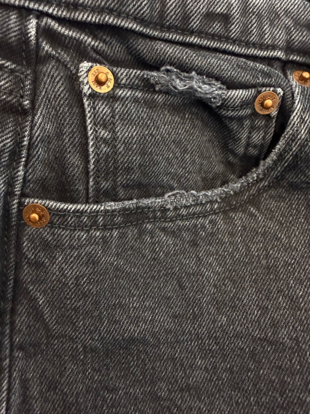 Abercrombie & Fitch The Mom Short High Rise Black 29 / 8 Distressed Fray Shorts - Picture 9 of 12